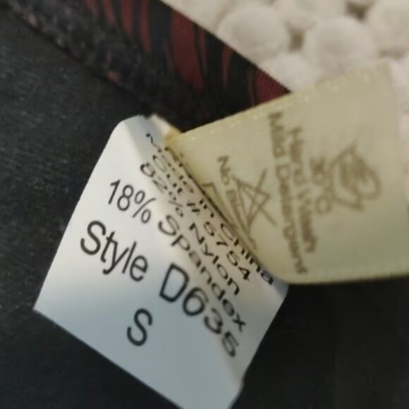 Swim Systems Black Maroon Swimsuit Bikini Top Halter Size SML NWT #M-366 - Picture 5 of 8